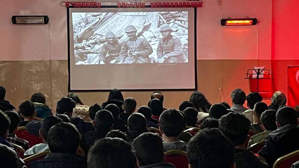 Okulumuzda 18 Mart Çanakkale Zaferini ve Şehitlerini Anma Programı Düzenlendi.